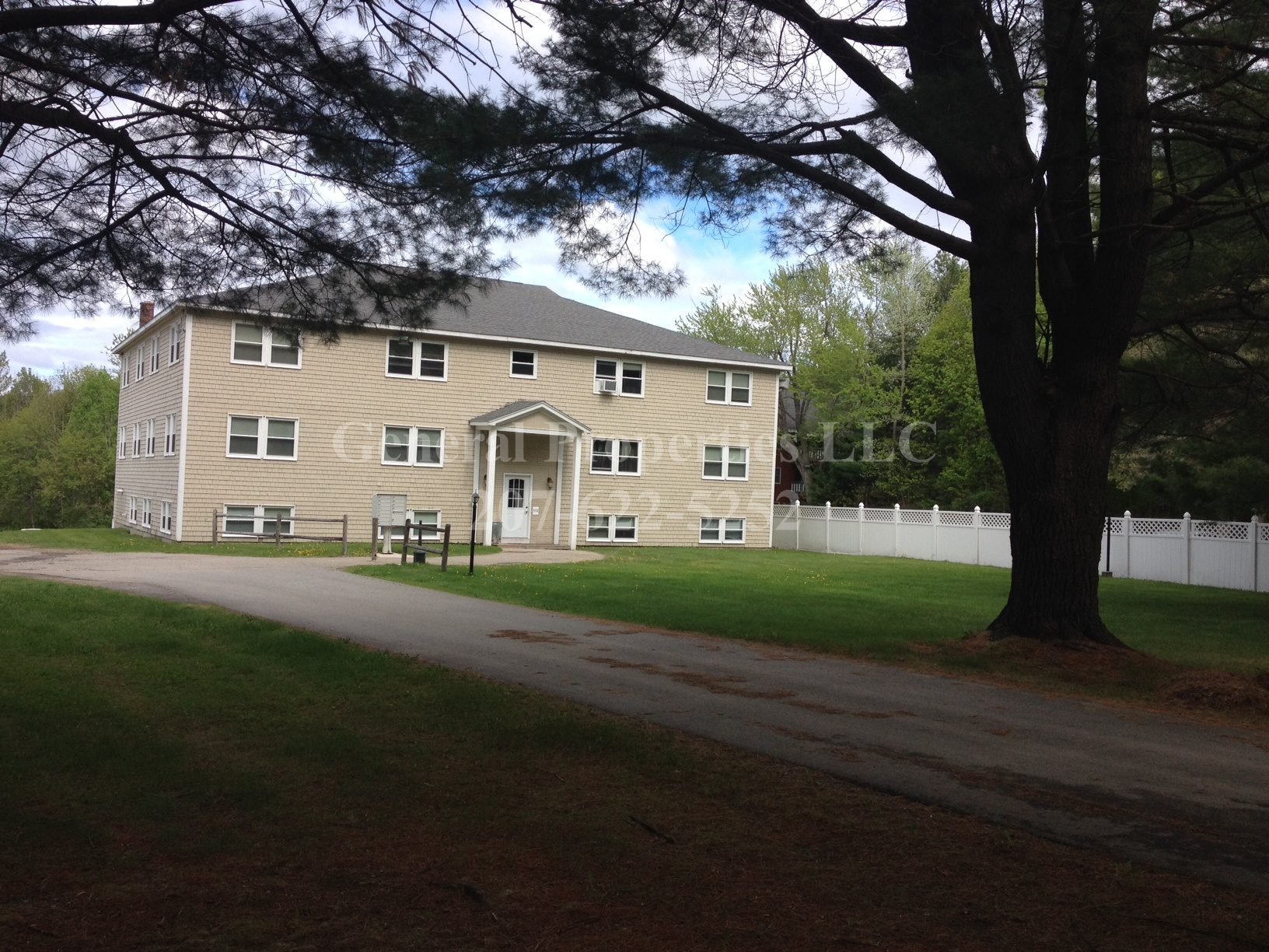 592 Riverside Drive - 12